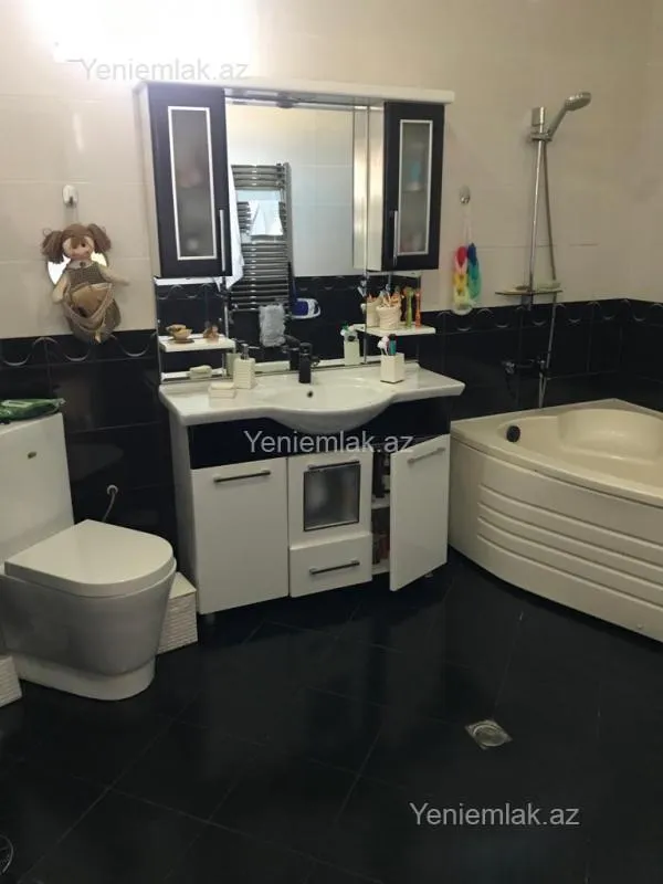 Satılır 4 otaqlı həyət evi 140 m²