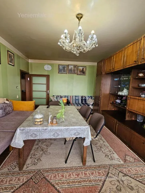 Satılır 3 otaqlı köhnə tikili 85 m²