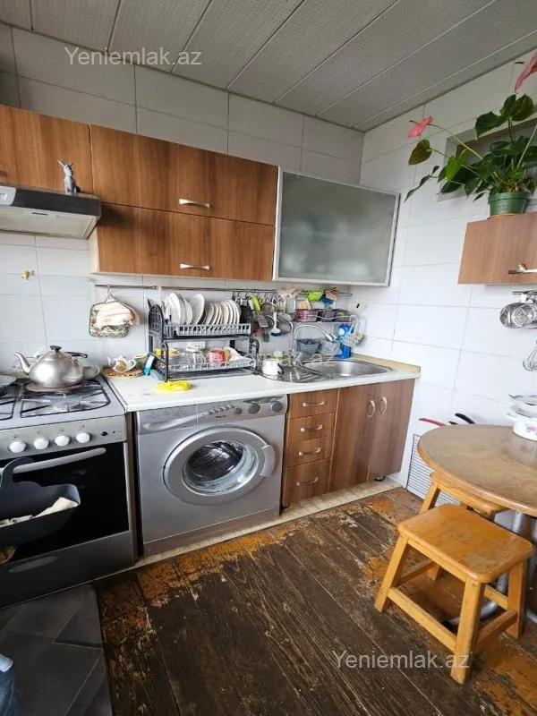 Satılır 3 otaqlı köhnə tikili 85 m²