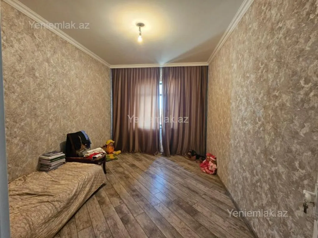 Satılır 5 otaqlı həyət evi 200 m²