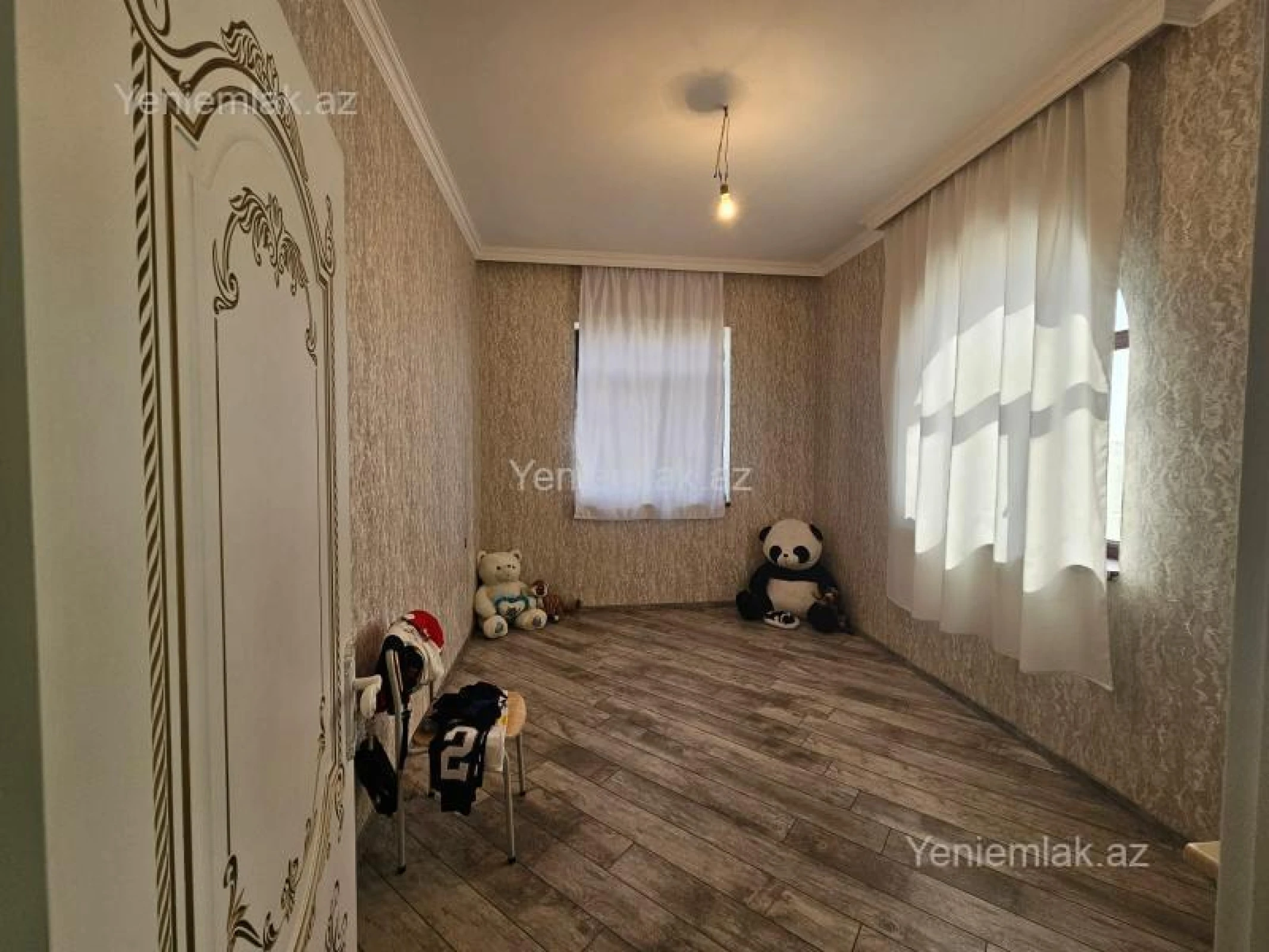 Satılır 5 otaqlı həyət evi 200 m²