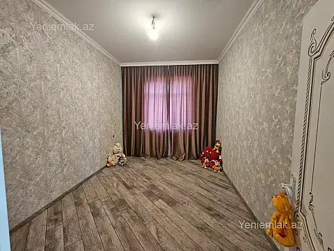 Satılır 5 otaqlı həyət evi 200 m²