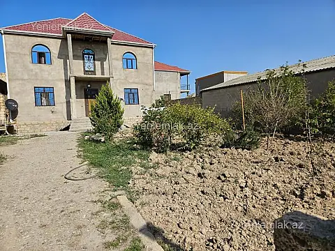 Satılır 5 otaqlı həyət evi 200 m²