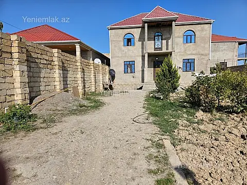 Satılır 5 otaqlı həyət evi 200 m²
