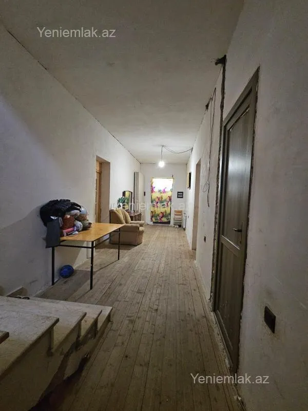 Satılır 5 otaqlı həyət evi 200 m²