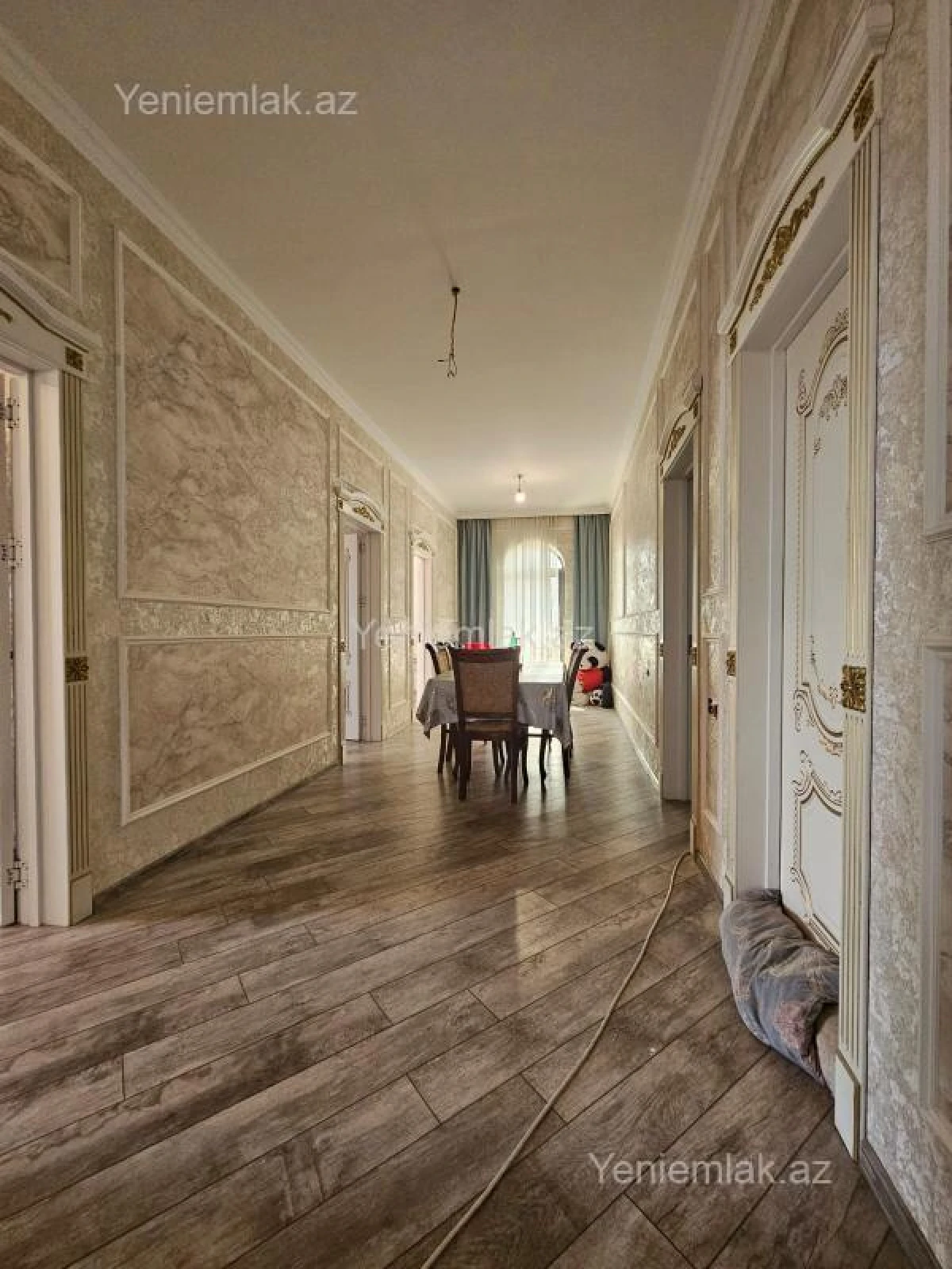 Satılır 5 otaqlı həyət evi 200 m²