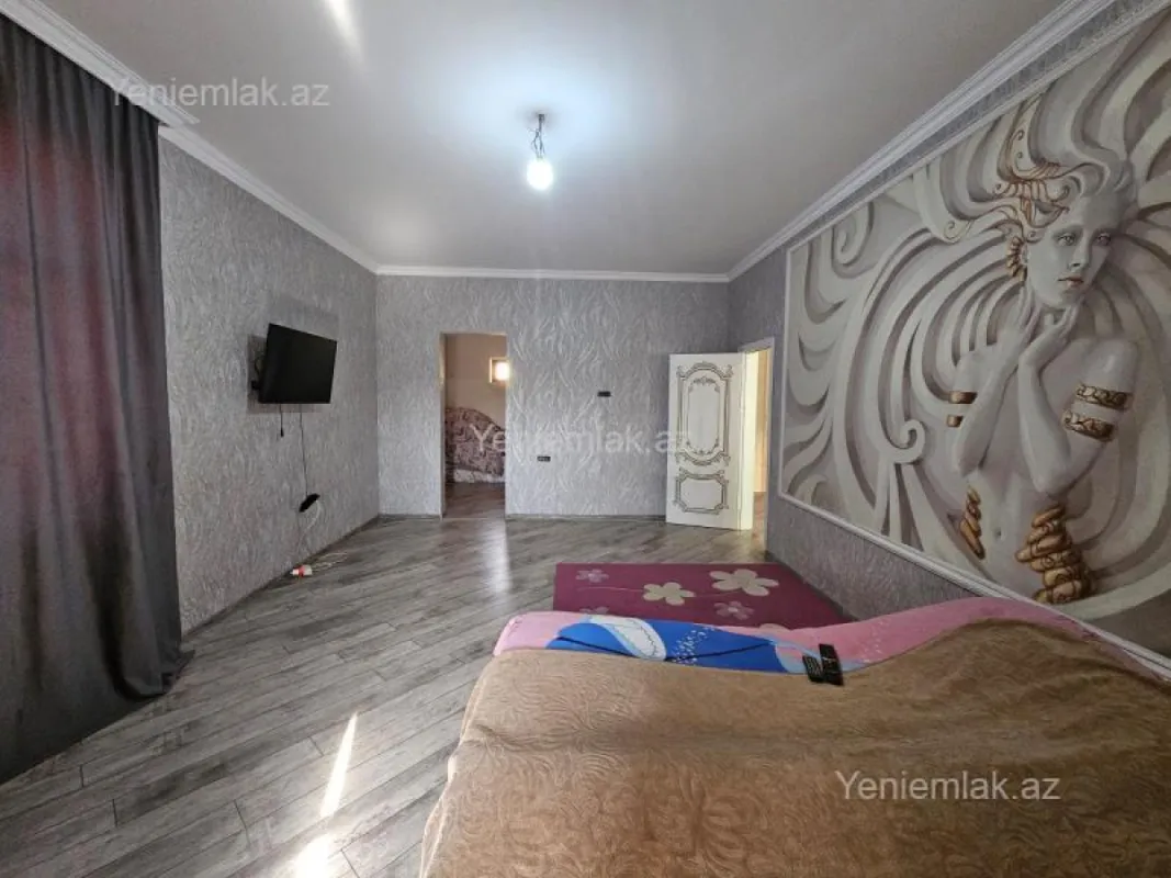 Satılır 5 otaqlı həyət evi 200 m²