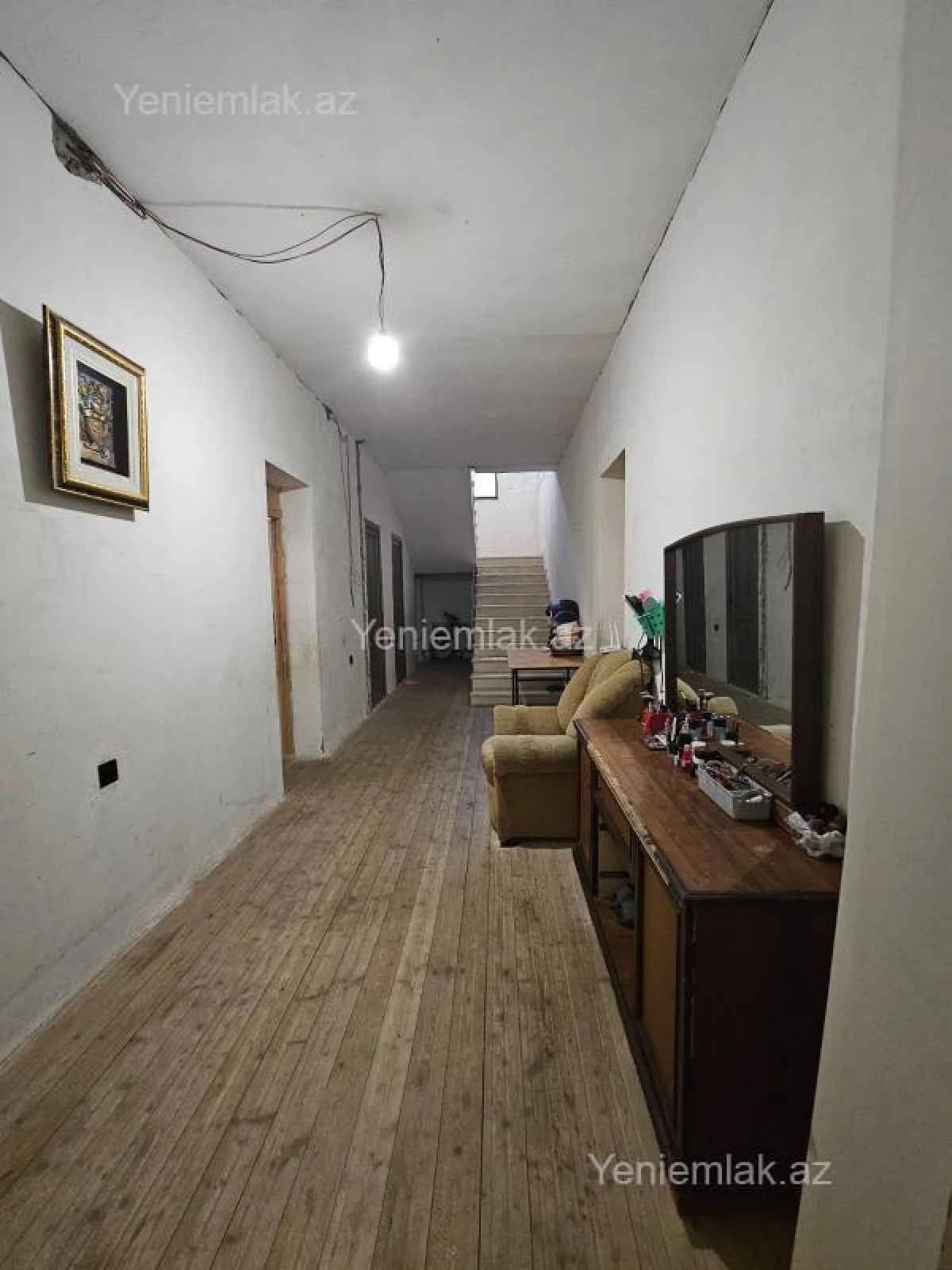 Satılır 5 otaqlı həyət evi 200 m²