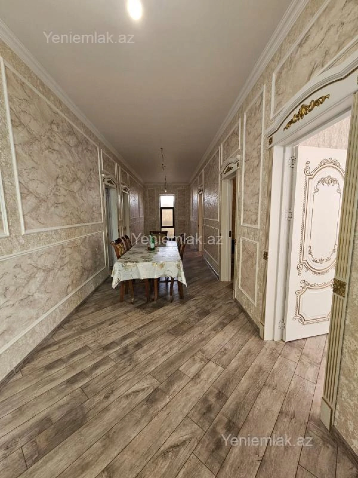 Satılır 5 otaqlı həyət evi 200 m²