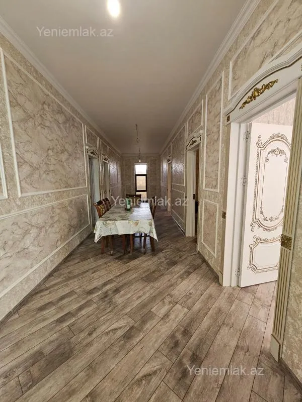 Satılır 5 otaqlı həyət evi 200 m²