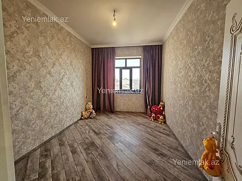 Satılır 5 otaqlı həyət evi 200 m²