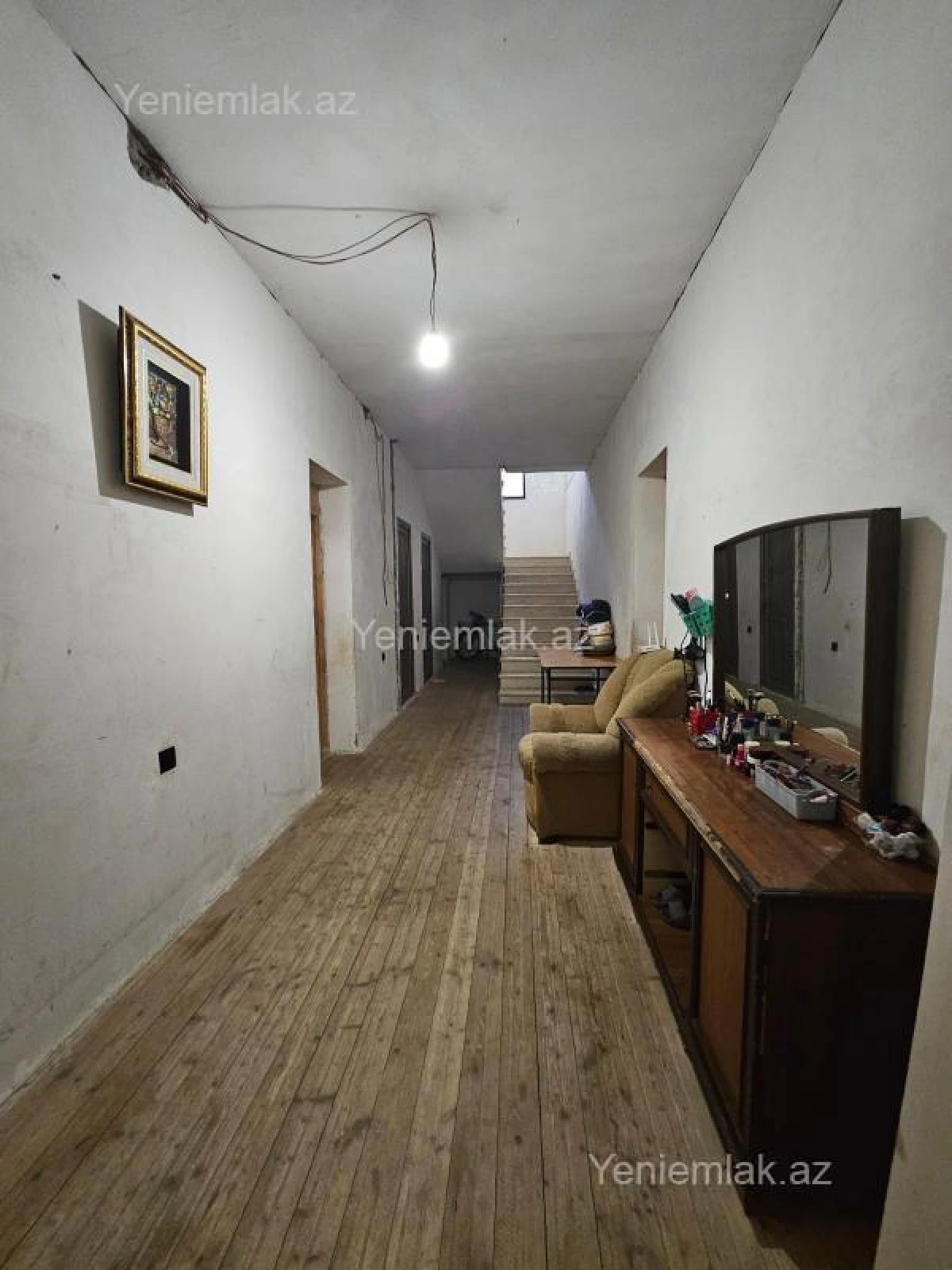Satılır 5 otaqlı həyət evi 200 m²