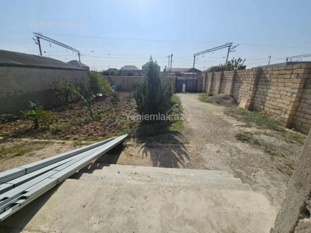Satılır 5 otaqlı həyət evi 200 m²