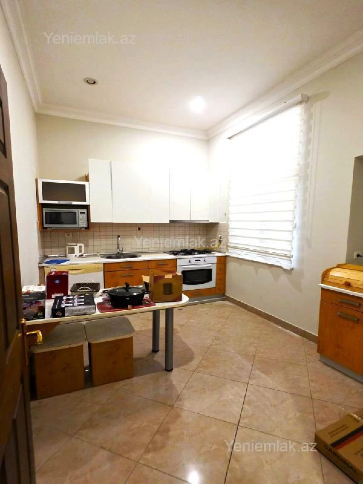 Satılır 2 otaqlı köhnə tikili 65 m²
