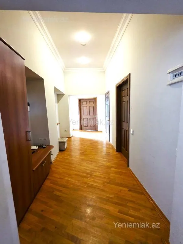 Satılır 2 otaqlı köhnə tikili 65 m²