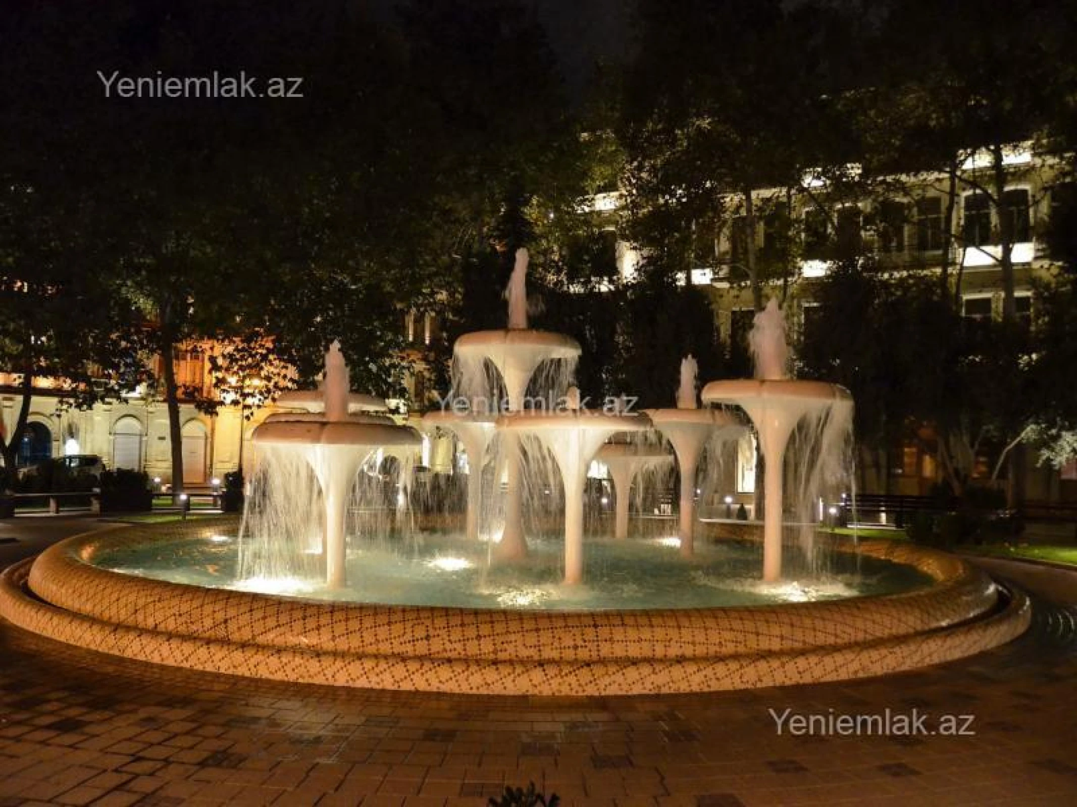 Satılır 2 otaqlı köhnə tikili 65 m²