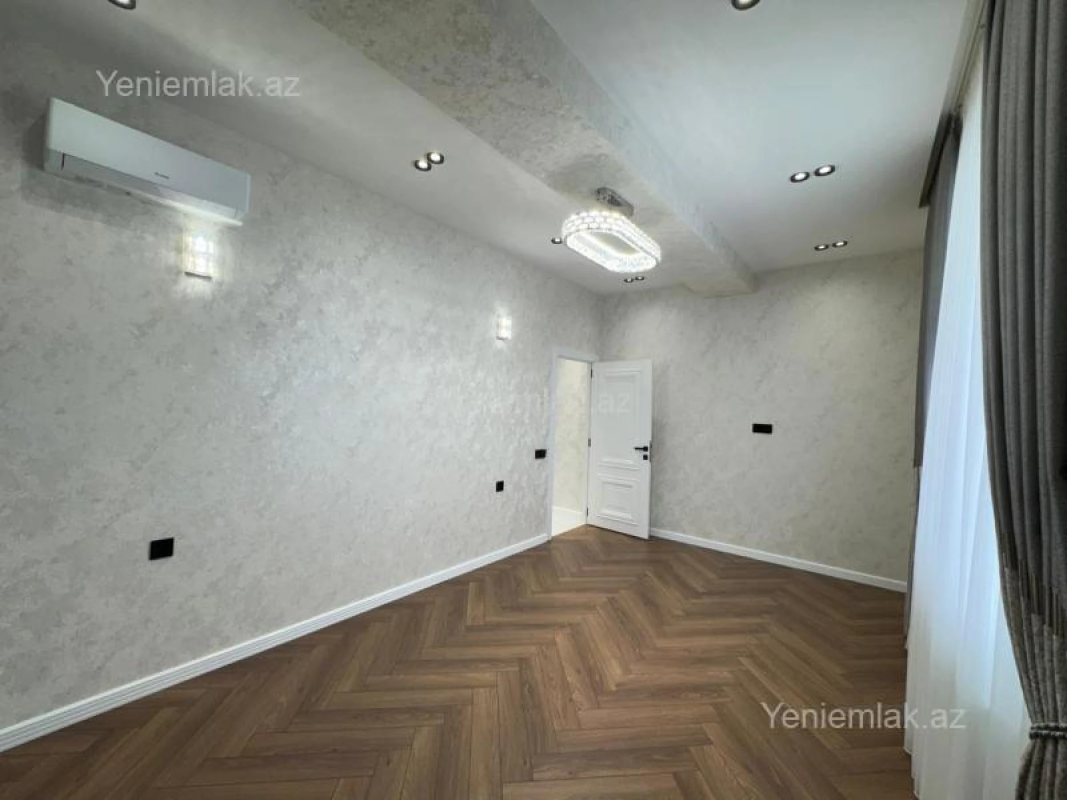 Satılır 3 otaqlı yeni tikili 105 m²