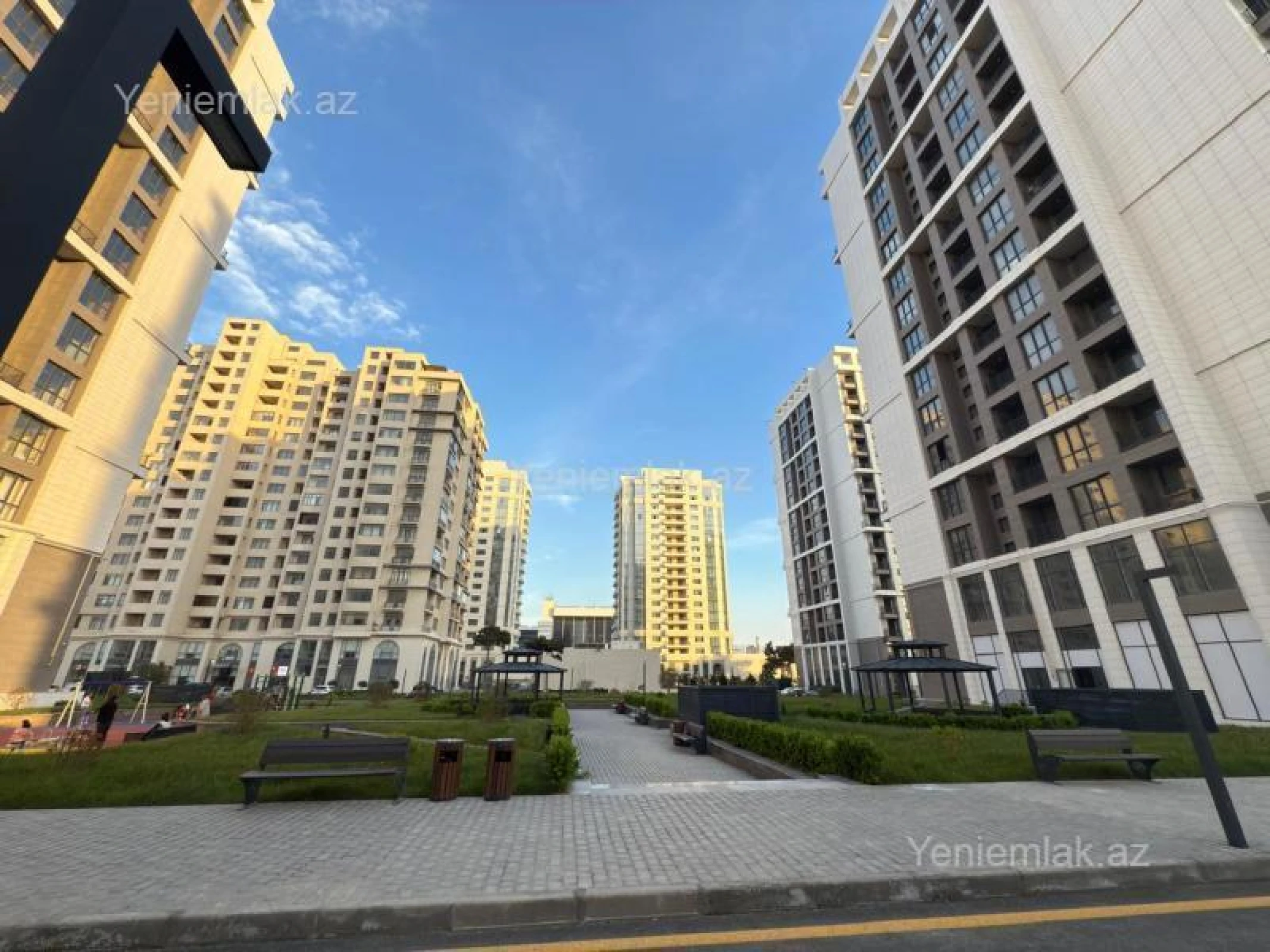 Satılır 2 otaqlı yeni tikili 76 m²