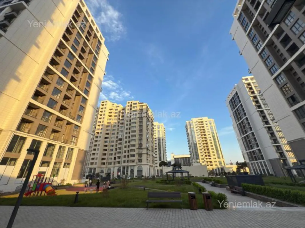 Satılır 2 otaqlı yeni tikili 76 m²