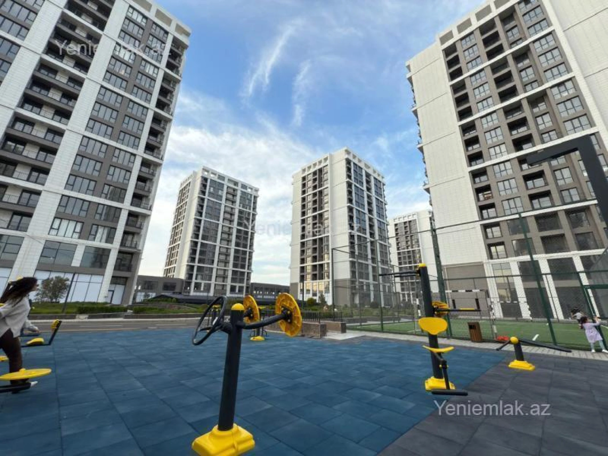 Satılır 2 otaqlı yeni tikili 76 m²
