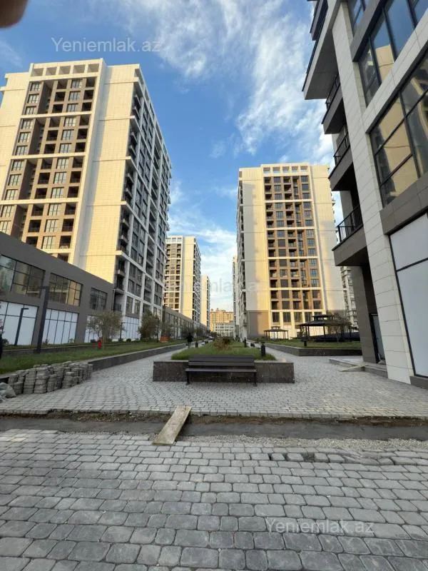 Satılır 2 otaqlı yeni tikili 76 m²