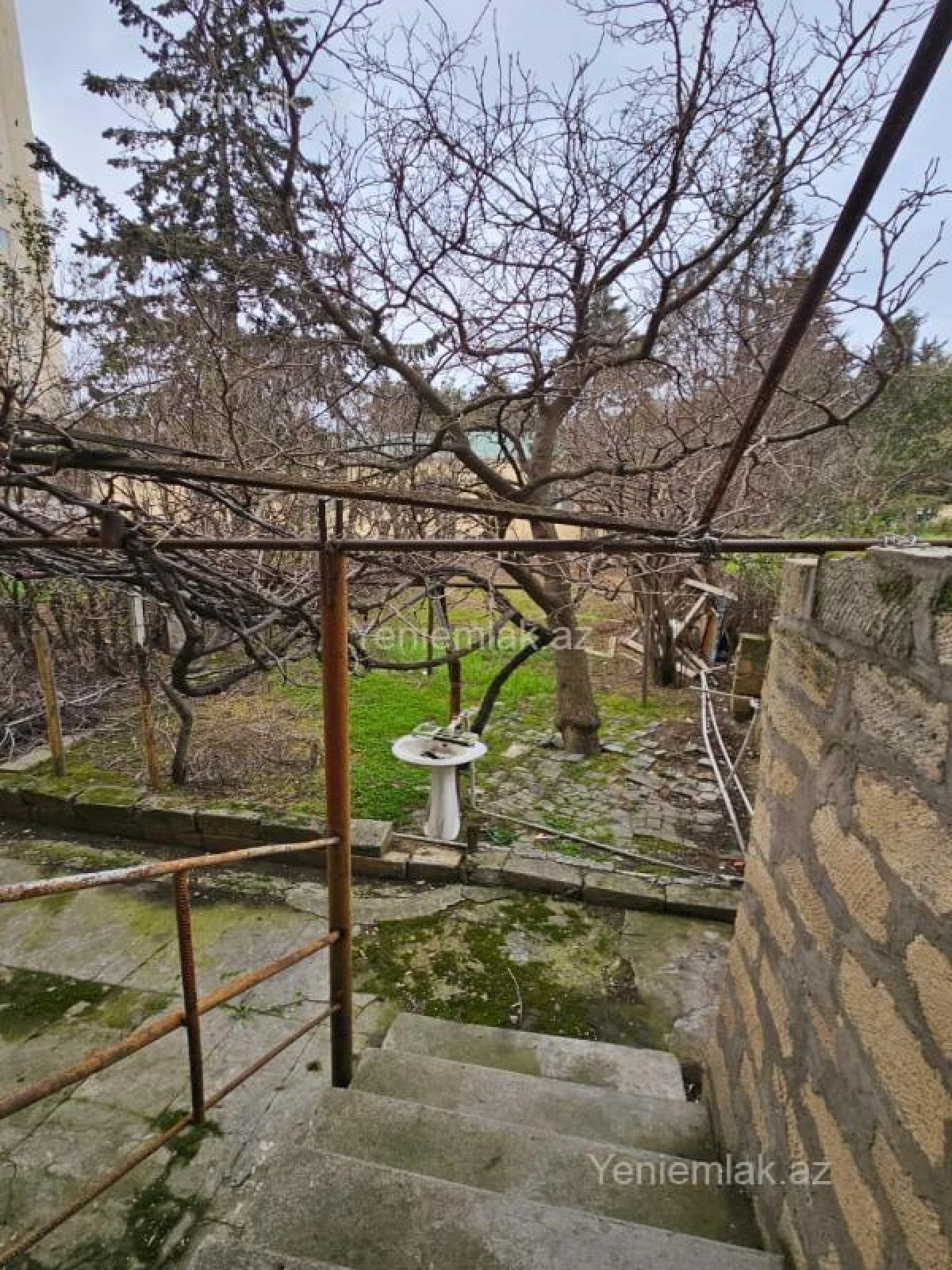 Satılır 3 otaqlı köhnə tikili 90 m²