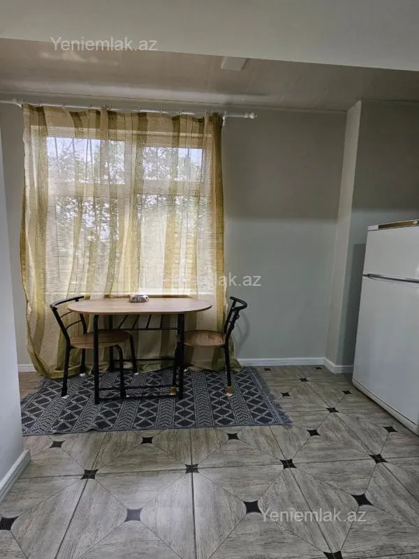 Satılır 3 otaqlı köhnə tikili 90 m²