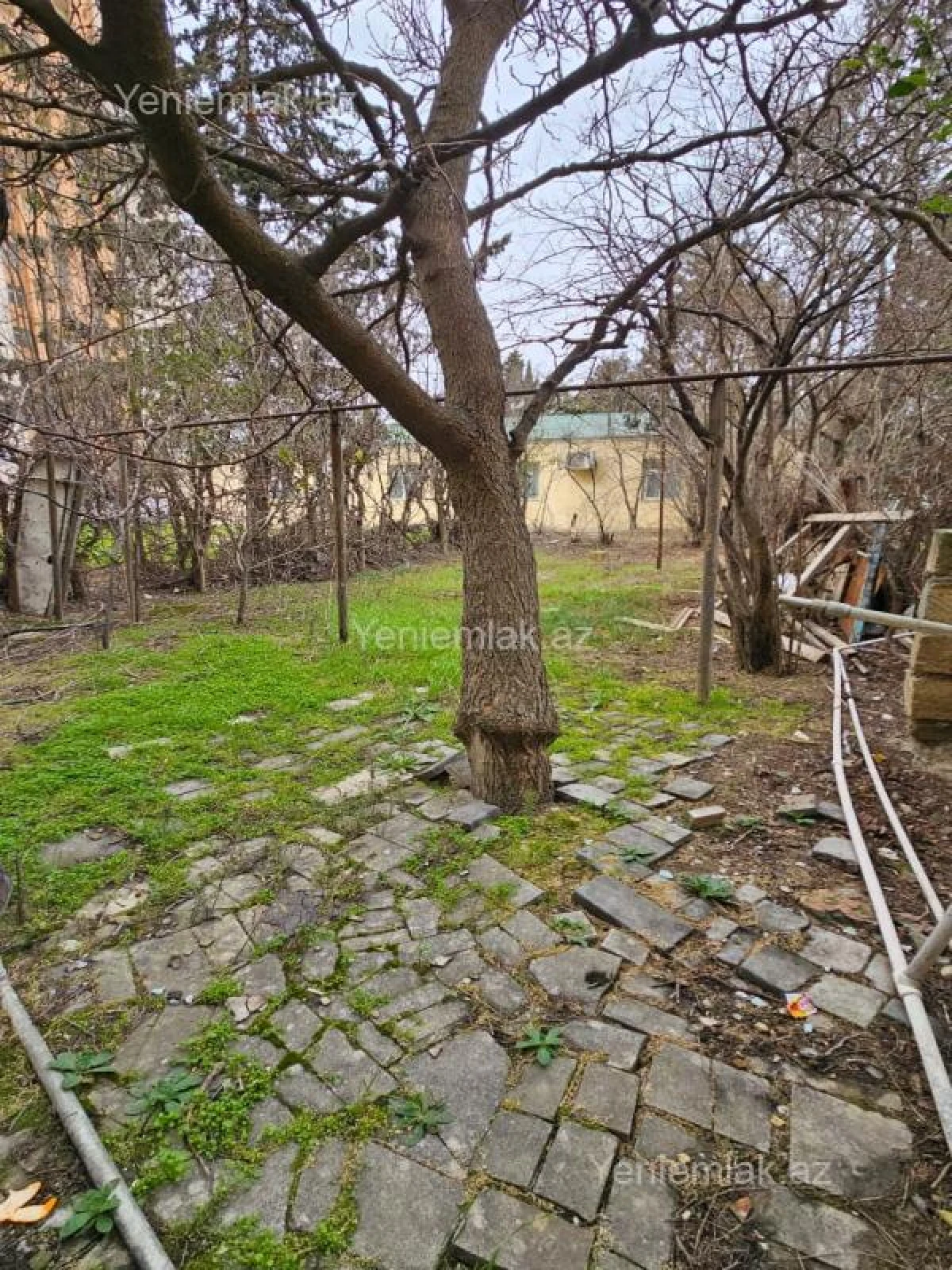Satılır 3 otaqlı köhnə tikili 90 m²