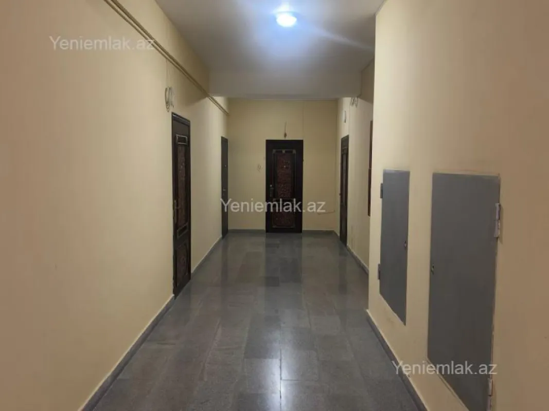 Satılır 3 otaqlı yeni tikili 130 m²