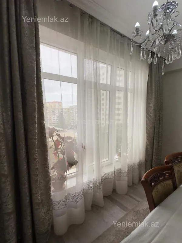 Satılır 3 otaqlı yeni tikili 130 m²