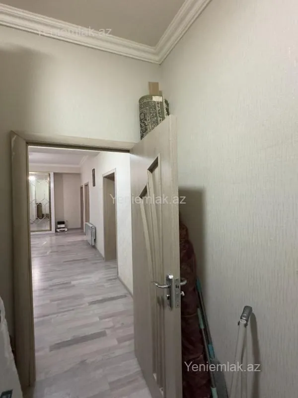 Satılır 3 otaqlı yeni tikili 130 m²