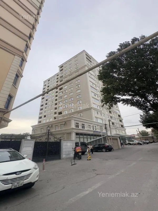 Satılır 3 otaqlı yeni tikili 130 m²