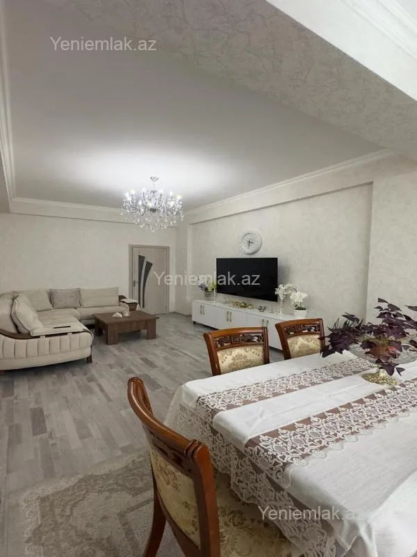 Satılır 3 otaqlı yeni tikili 130 m²