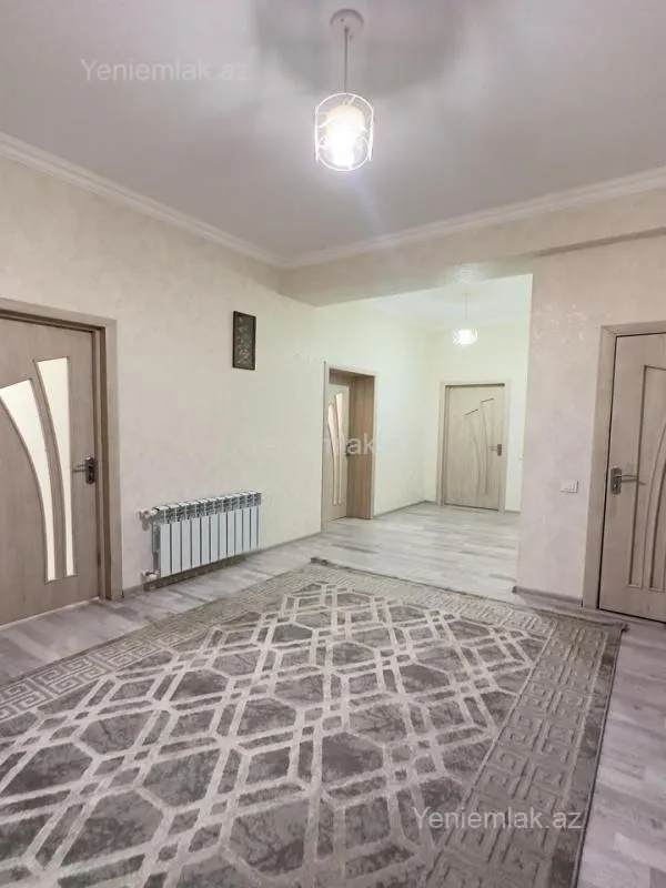 Satılır 3 otaqlı yeni tikili 130 m²