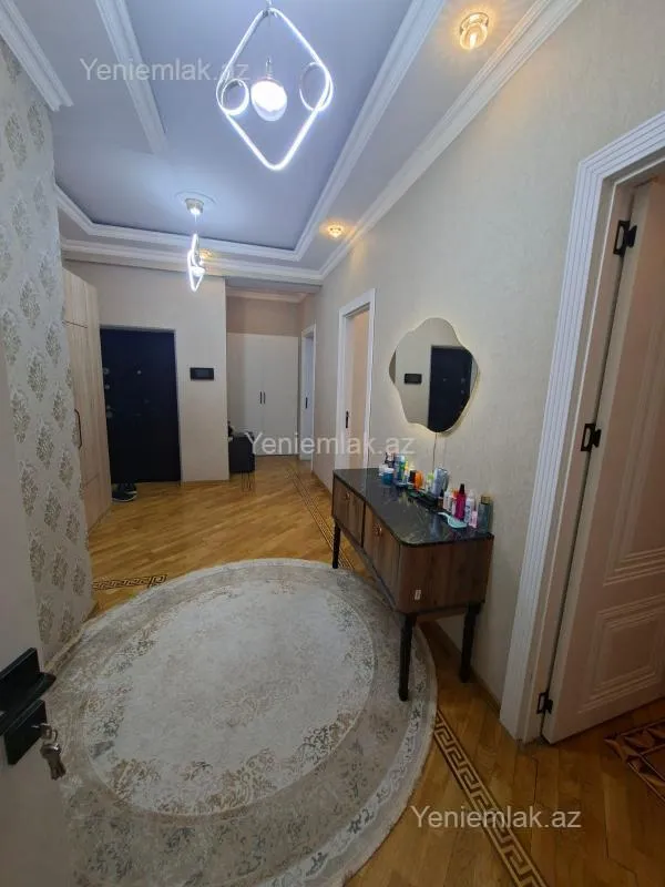 Satılır 3 otaqlı yeni tikili 95 m²