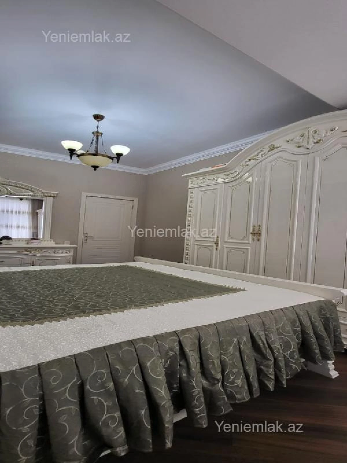 Satılır 4 otaqlı yeni tikili 140 m²