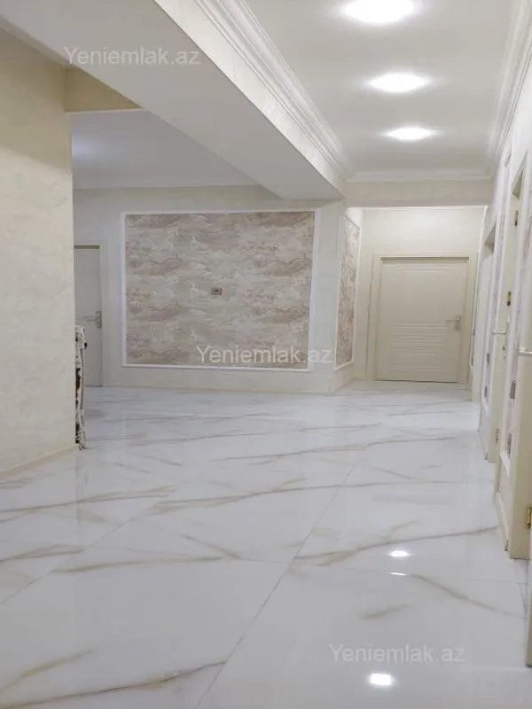 Satılır 4 otaqlı yeni tikili 140 m²
