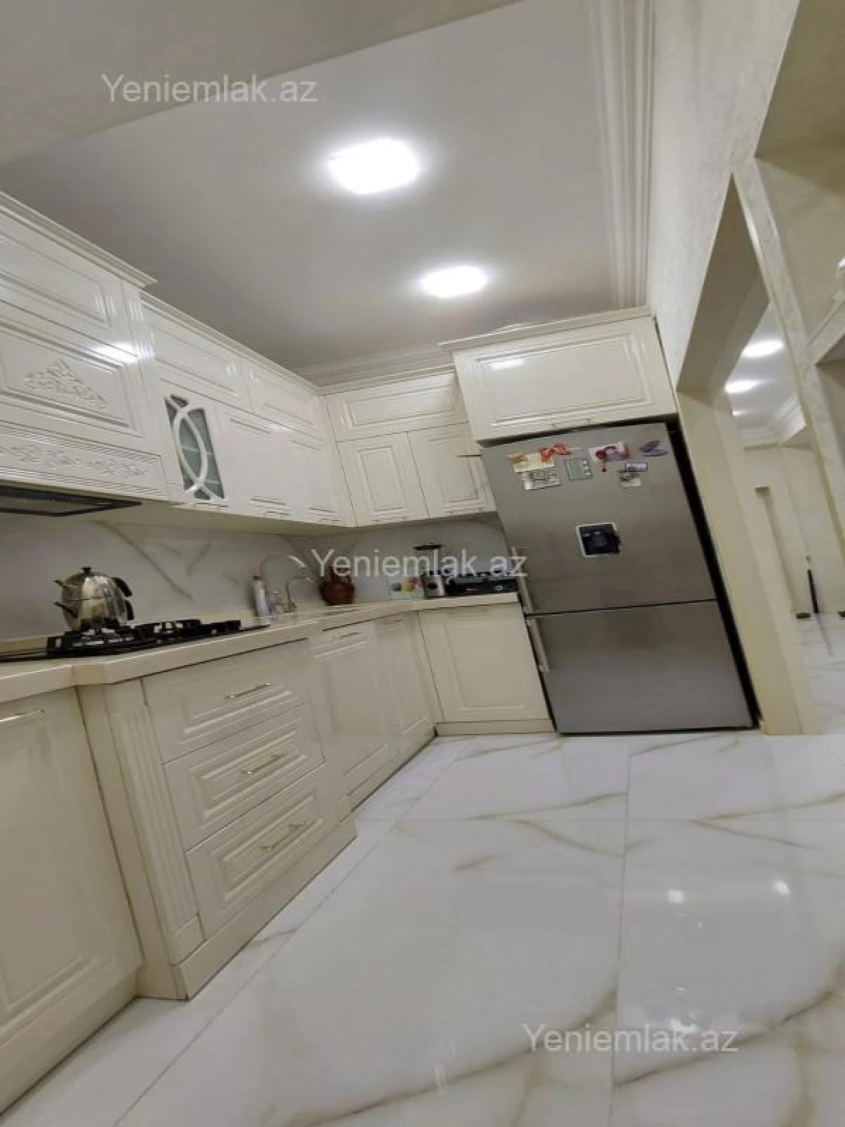 Satılır 4 otaqlı yeni tikili 140 m²