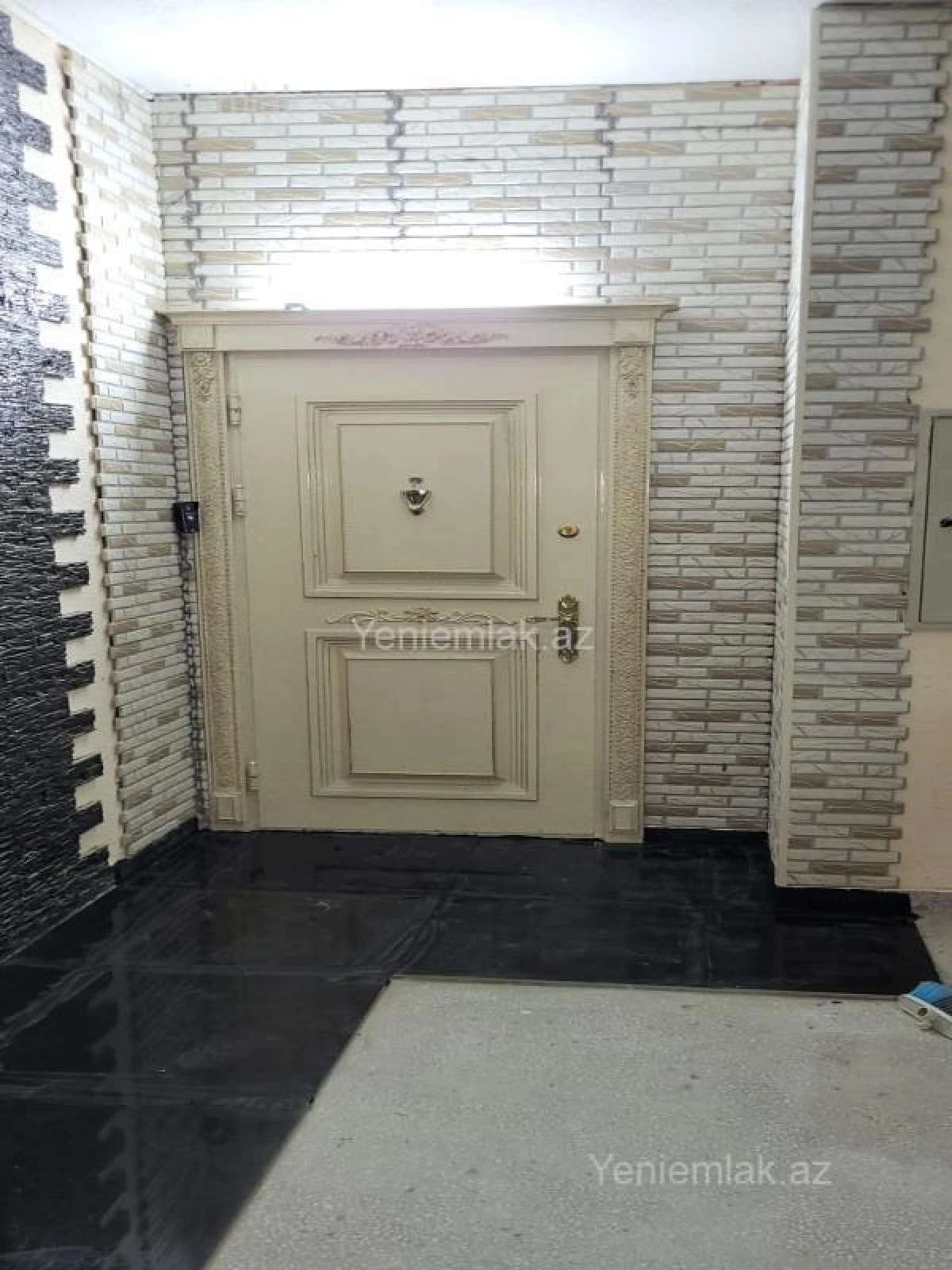 Satılır 4 otaqlı yeni tikili 140 m²