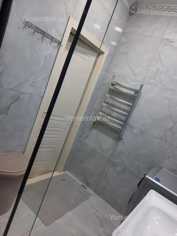 Satılır 4 otaqlı yeni tikili 140 m²