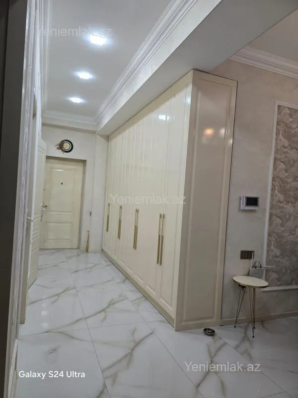 Satılır 4 otaqlı yeni tikili 140 m²