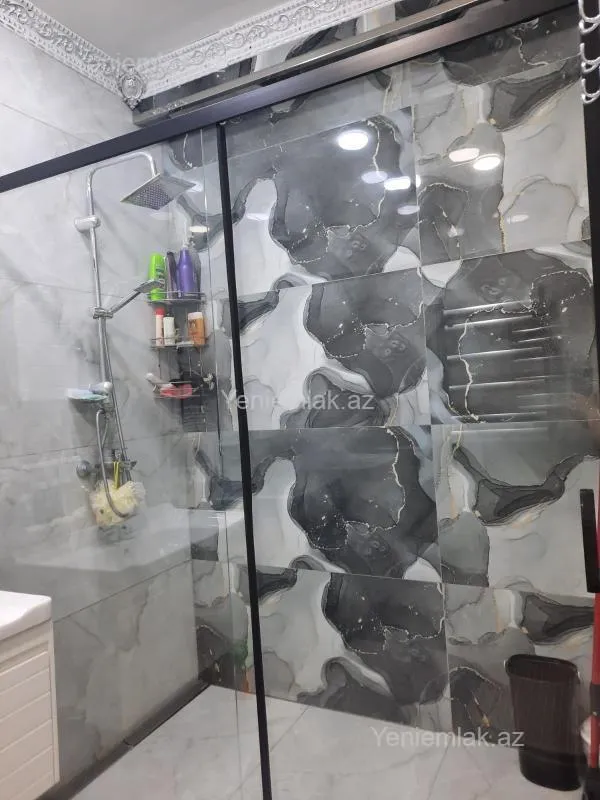 Satılır 4 otaqlı yeni tikili 140 m²