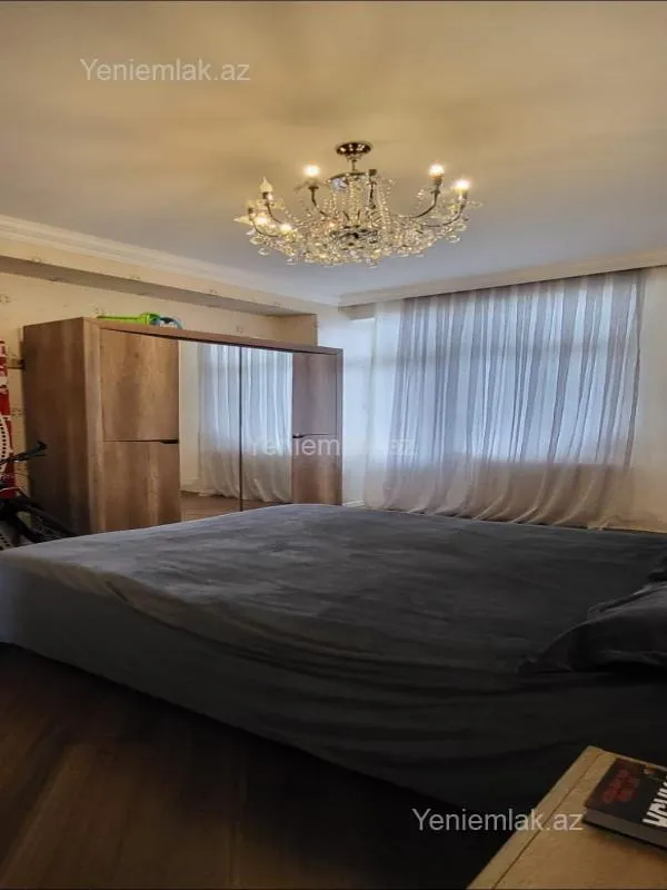 Satılır 4 otaqlı yeni tikili 140 m²