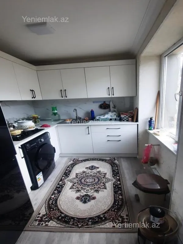 Satılır 1 otaqlı köhnə tikili 45 m²