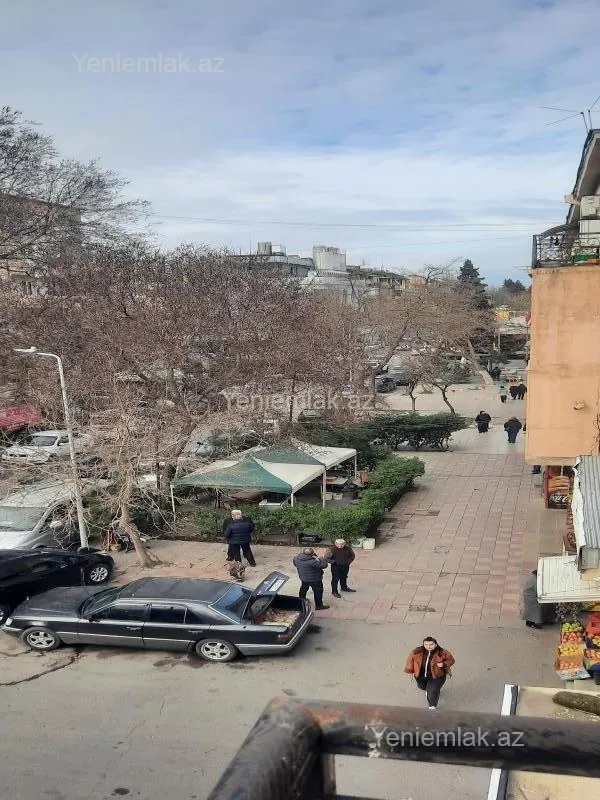 Satılır 1 otaqlı köhnə tikili 45 m²