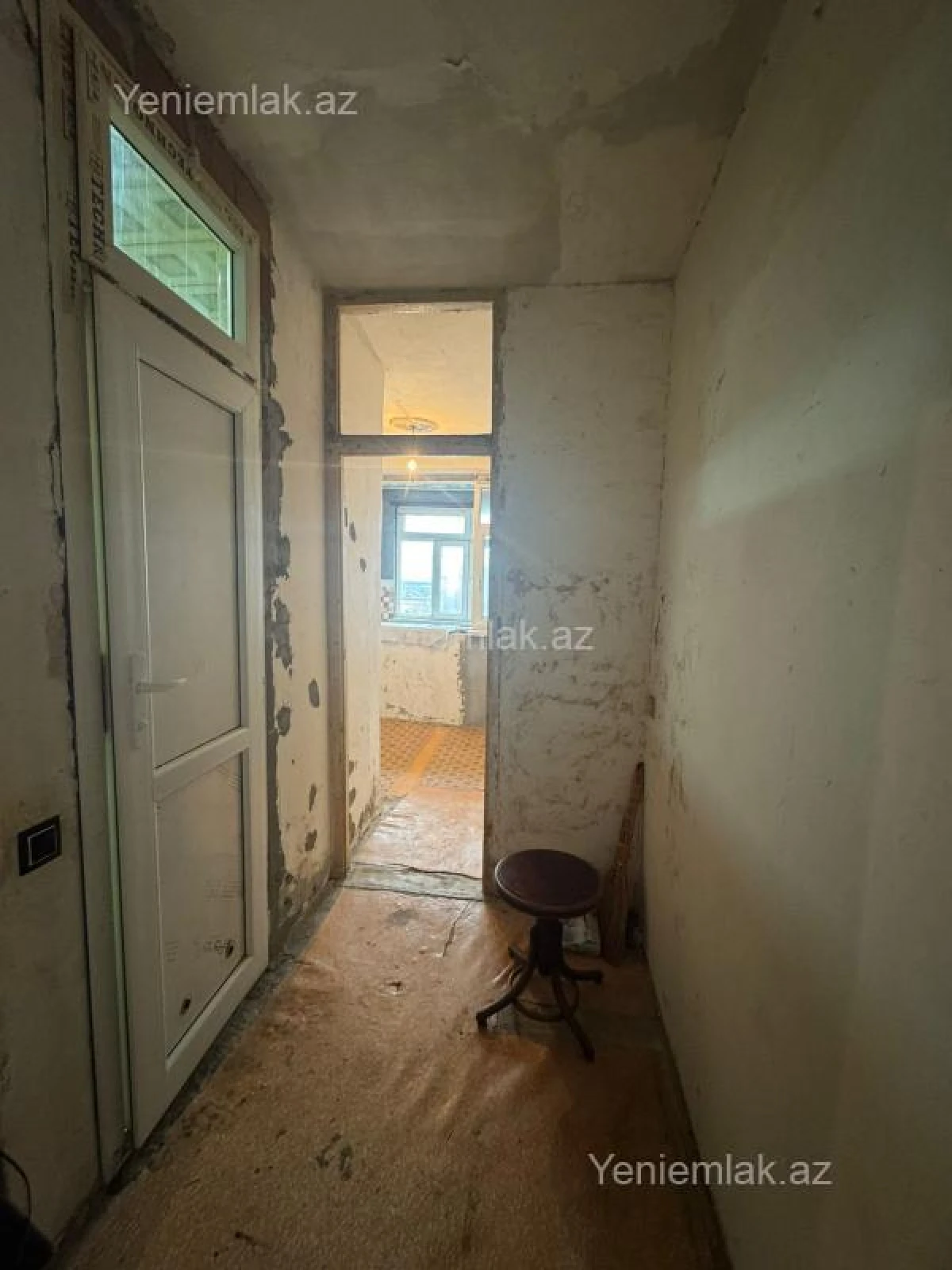 Satılır 1 otaqlı köhnə tikili 35 m²
