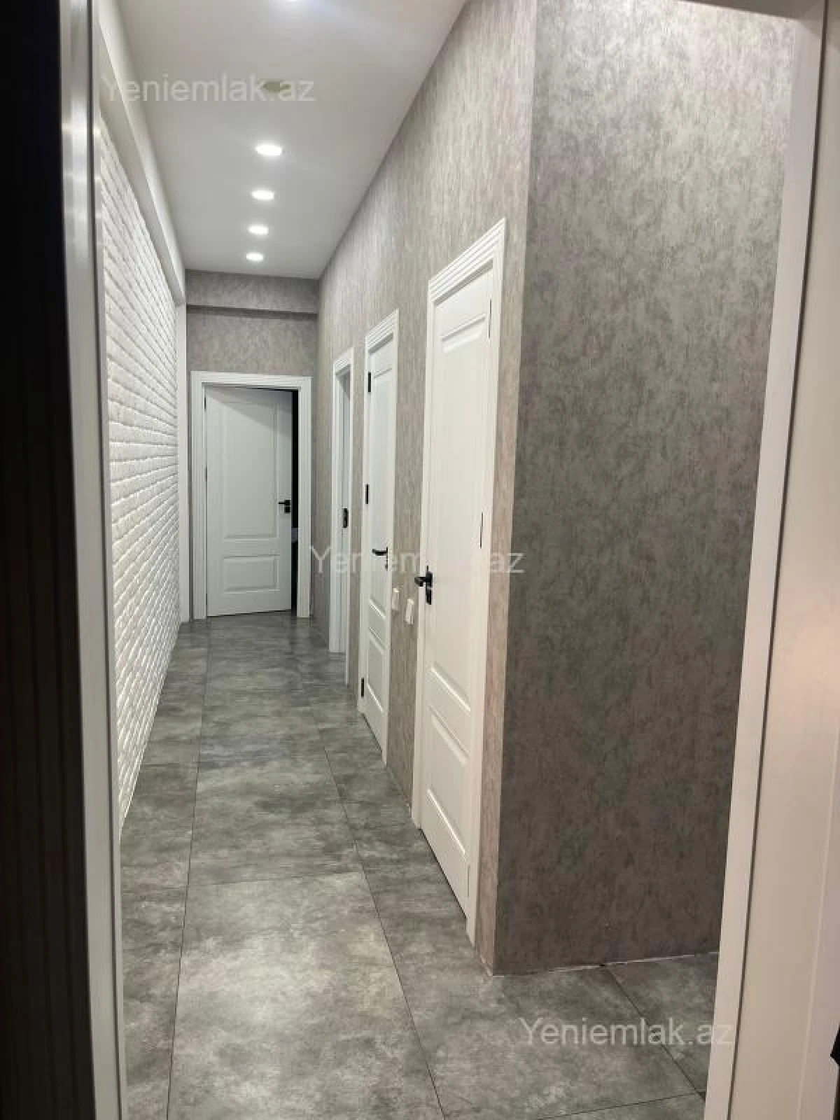Satılır 3 otaqlı yeni tikili 80 m²