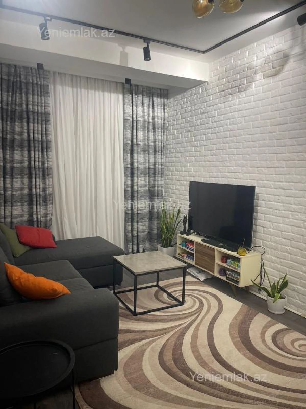 Satılır 3 otaqlı yeni tikili 80 m²
