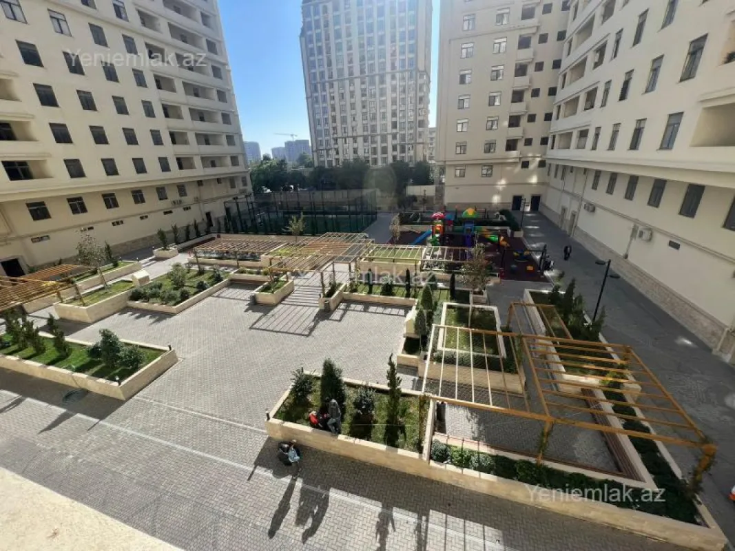 Satılır 3 otaqlı yeni tikili 80 m²