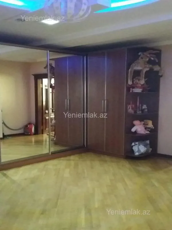Satılır 3 otaqlı yeni tikili 127 m²